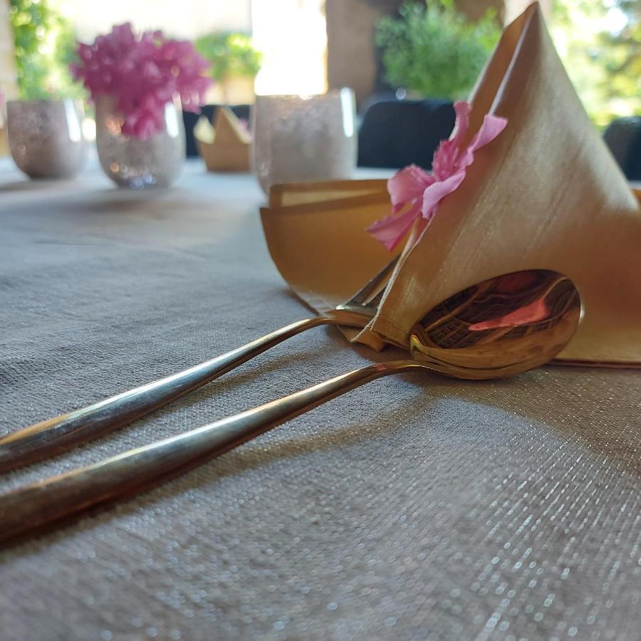 Les Trois L Bed & Breakfast Gindou Eksteriør bilde