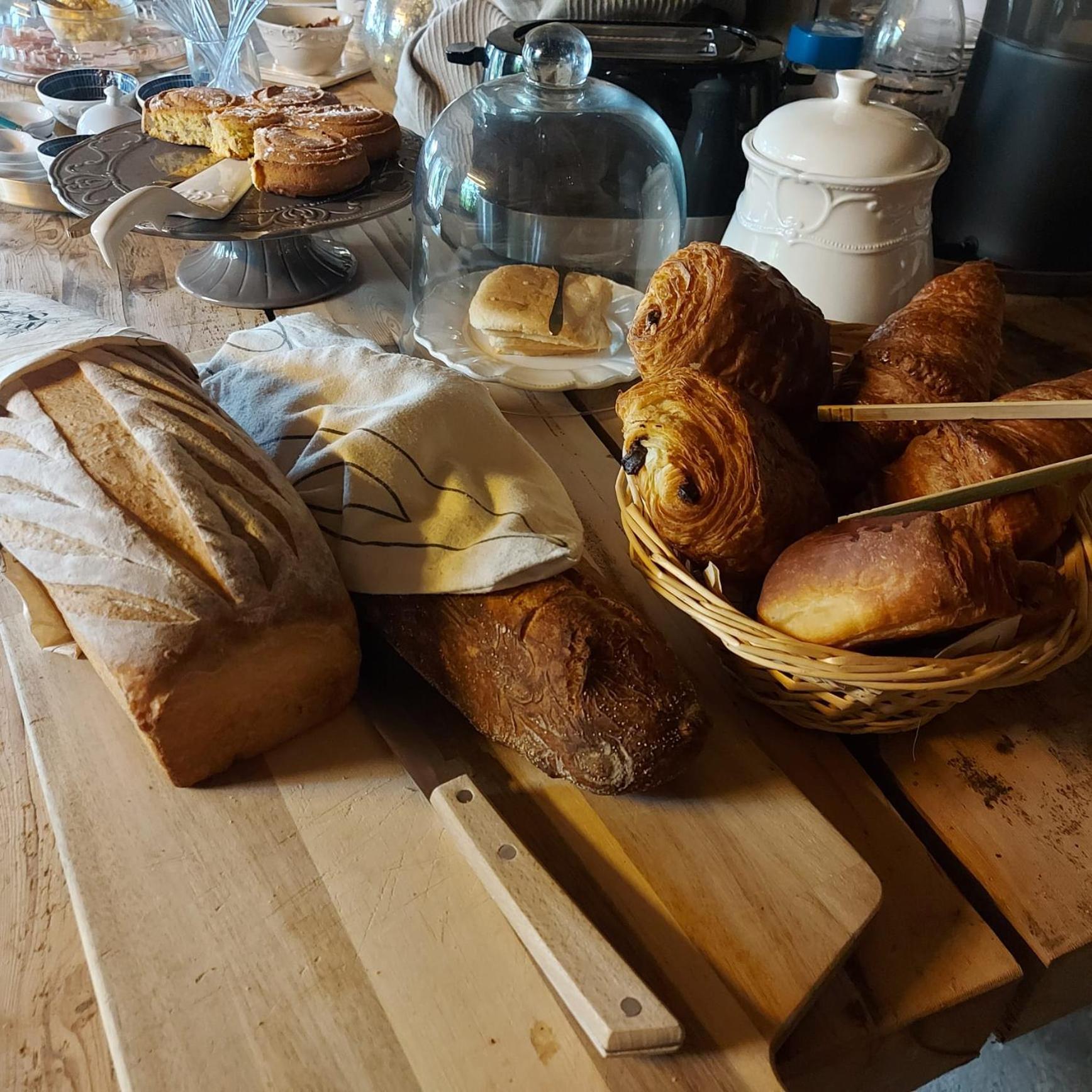 Les Trois L Bed & Breakfast Gindou Eksteriør bilde